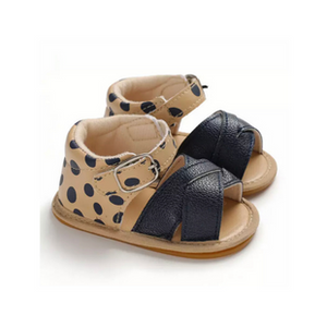 Sandals in leopard